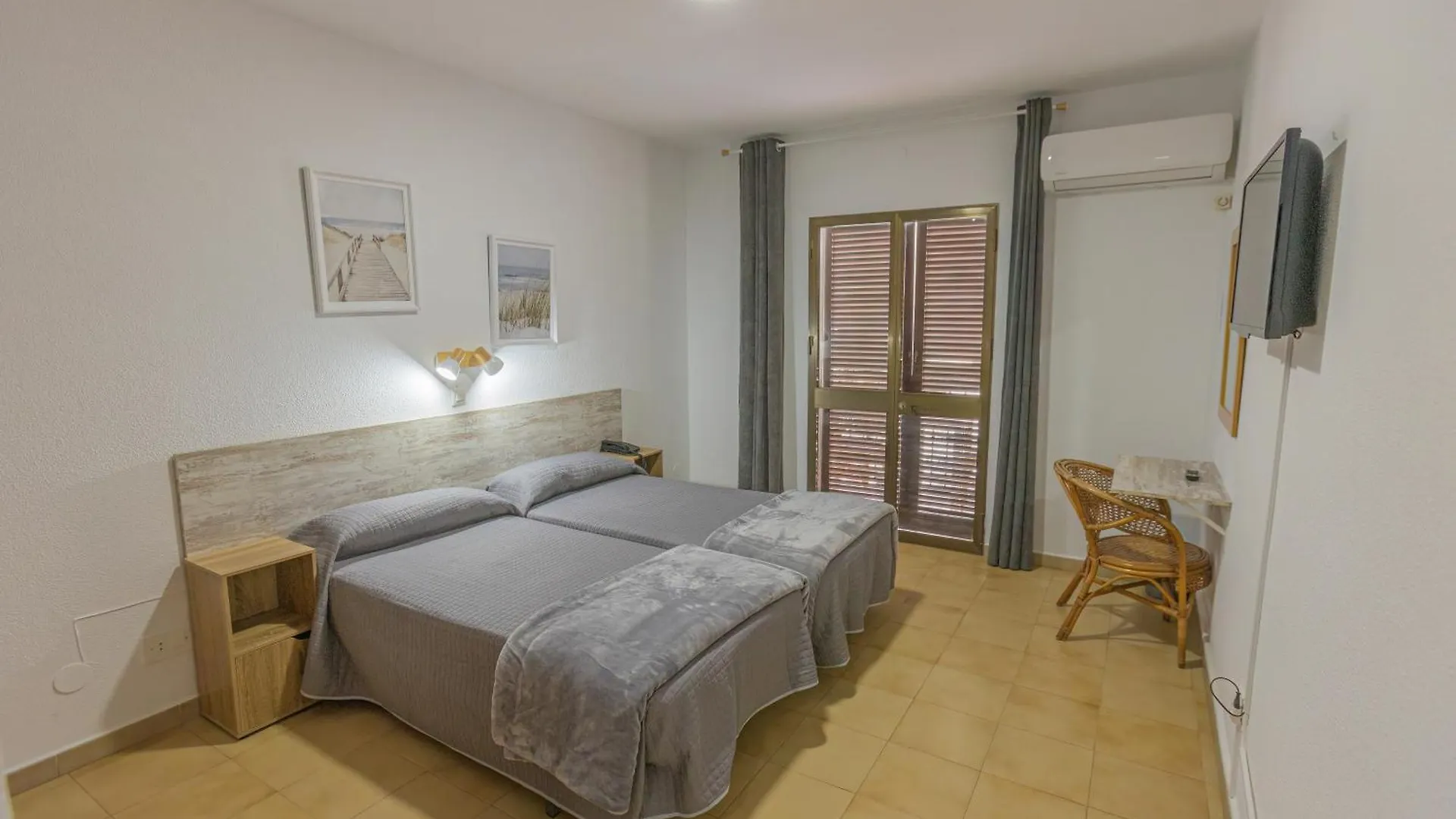 Hotel Tres Jotas Conil Conil De La Frontera