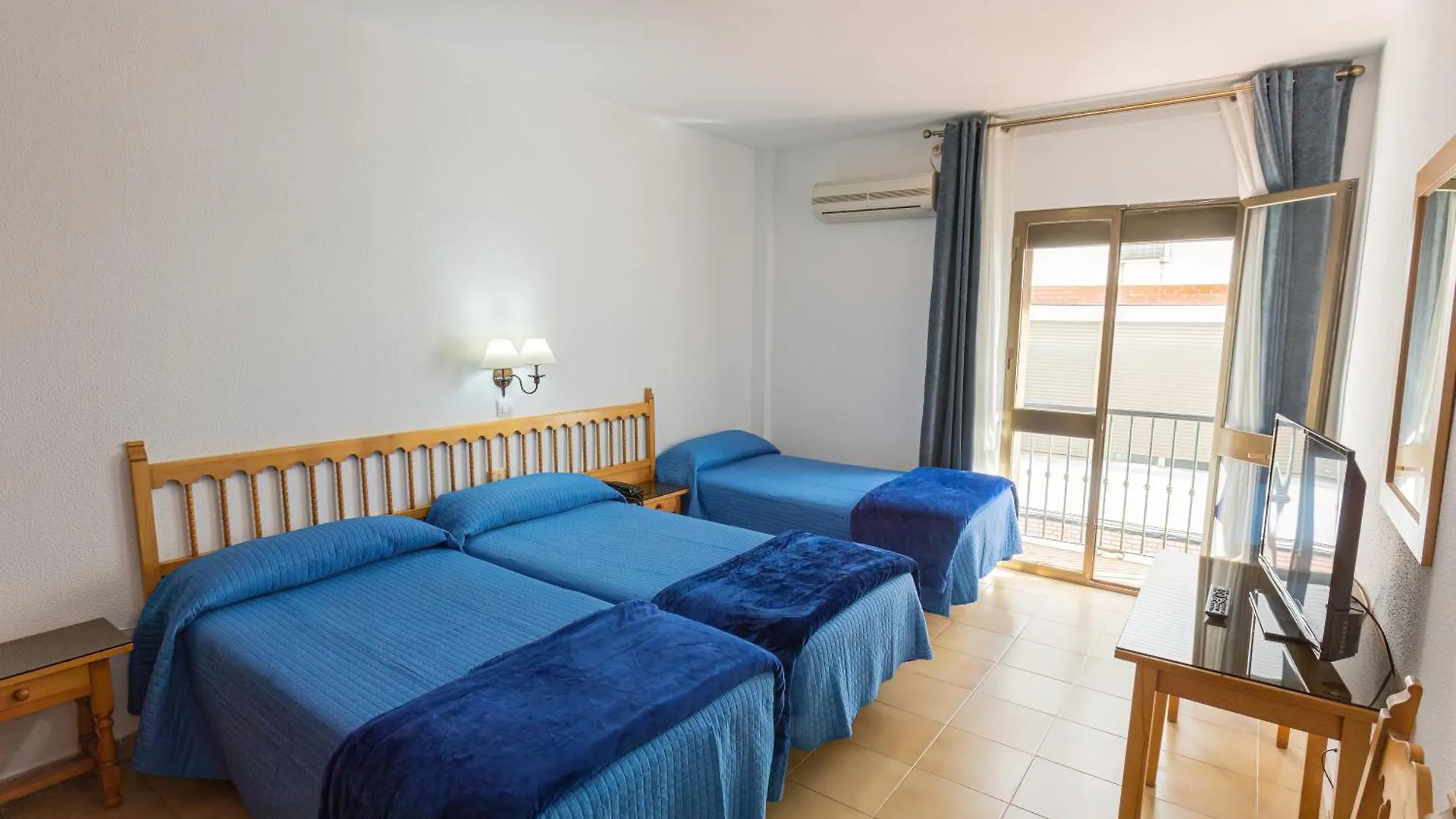 Hotel Tres Jotas Conil Conil De La Frontera