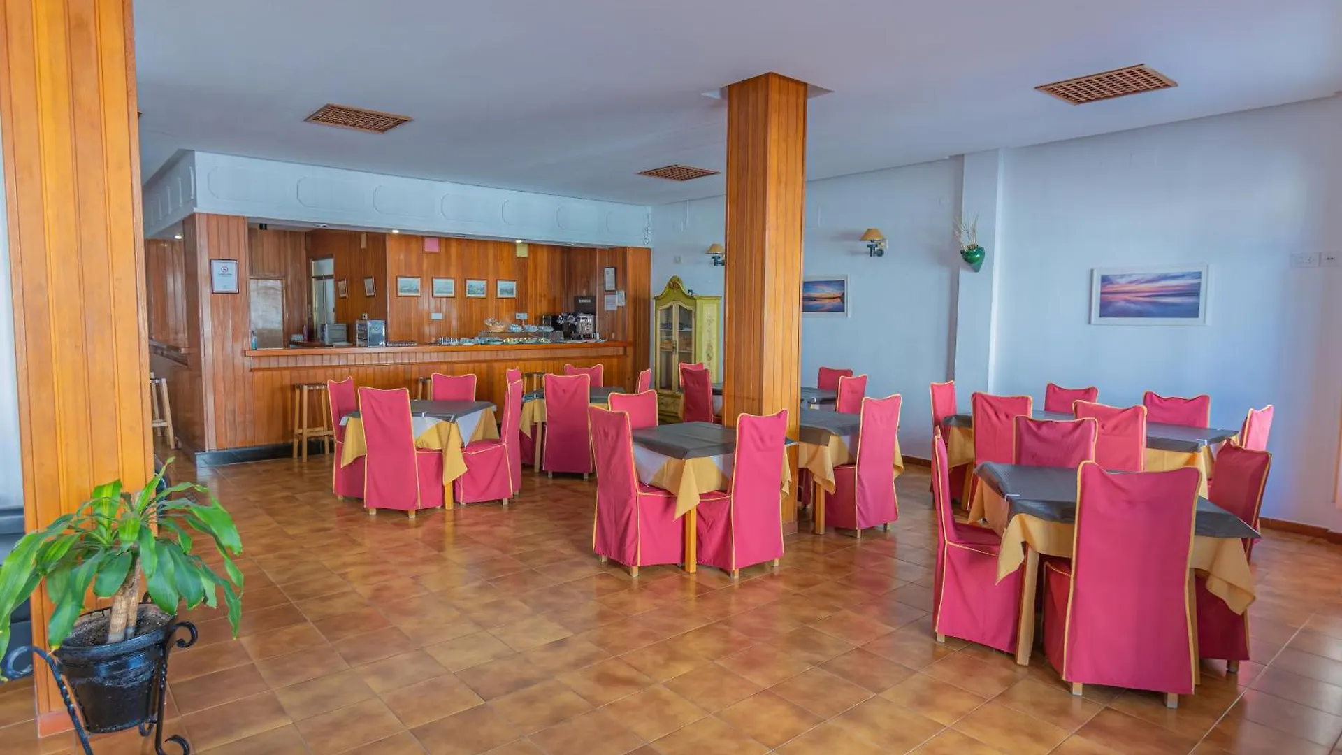 Hotel Tres Jotas Conil Conil De La Frontera Spain